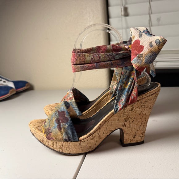 Donald Pliner Couture Hand Carved Cork Leather Platform Shoe 8.5 Silk Scarf Rare - Picture 2 of 9